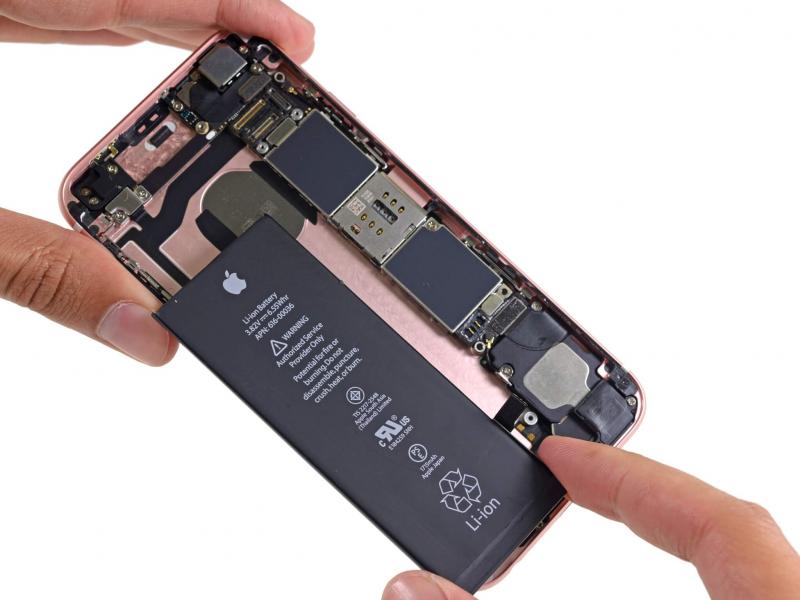 Когда нужно менять аккумулятор iPhone?