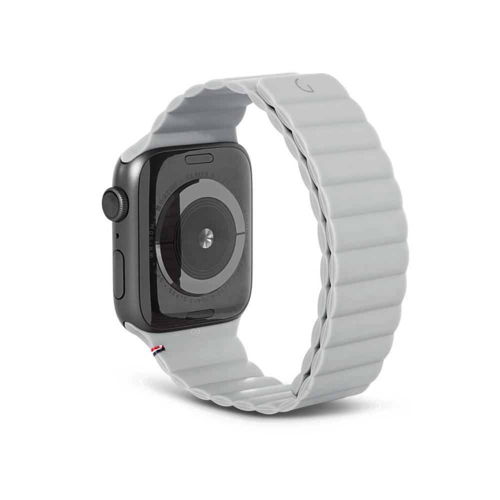  Ремешок Decoded Sillicone Magnetic Traction Strap для Apple Watch 6/SE/5/4 (44mm) силиликон серый