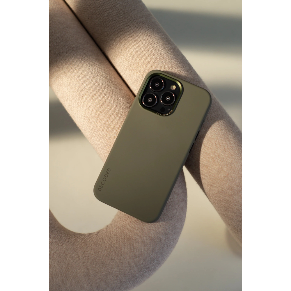 Чехол Decoded Silicone Backcover - MagSafe для iPhone 13 Pro, силикон, оливковый