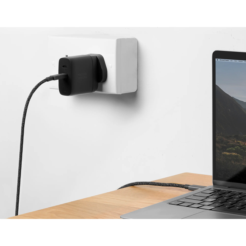 FAST-PD67-BLK-INT FAST GAN CHARGER PD 67WBLACK-INTL, СЗУ 67W,  разъёмы 2 USB-C . Цвет: чёрный