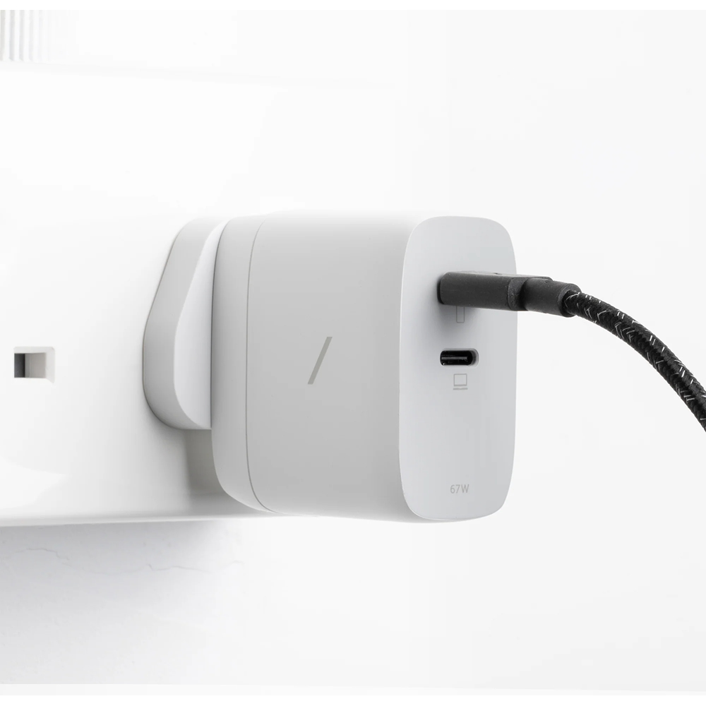 FAST-PD67-WHT-INT FAST GAN CHARGER PD 67WWHITE-INTL, СЗУ 67W,  разъёмы 2 USB-C . Цвет: белый
